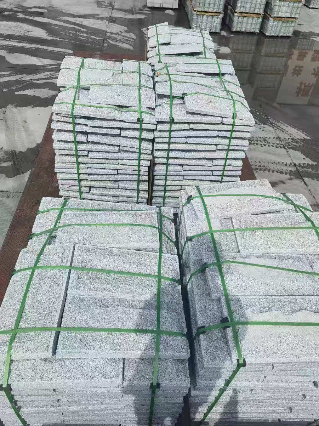 银川 芝麻白蘑菇石装车出货
