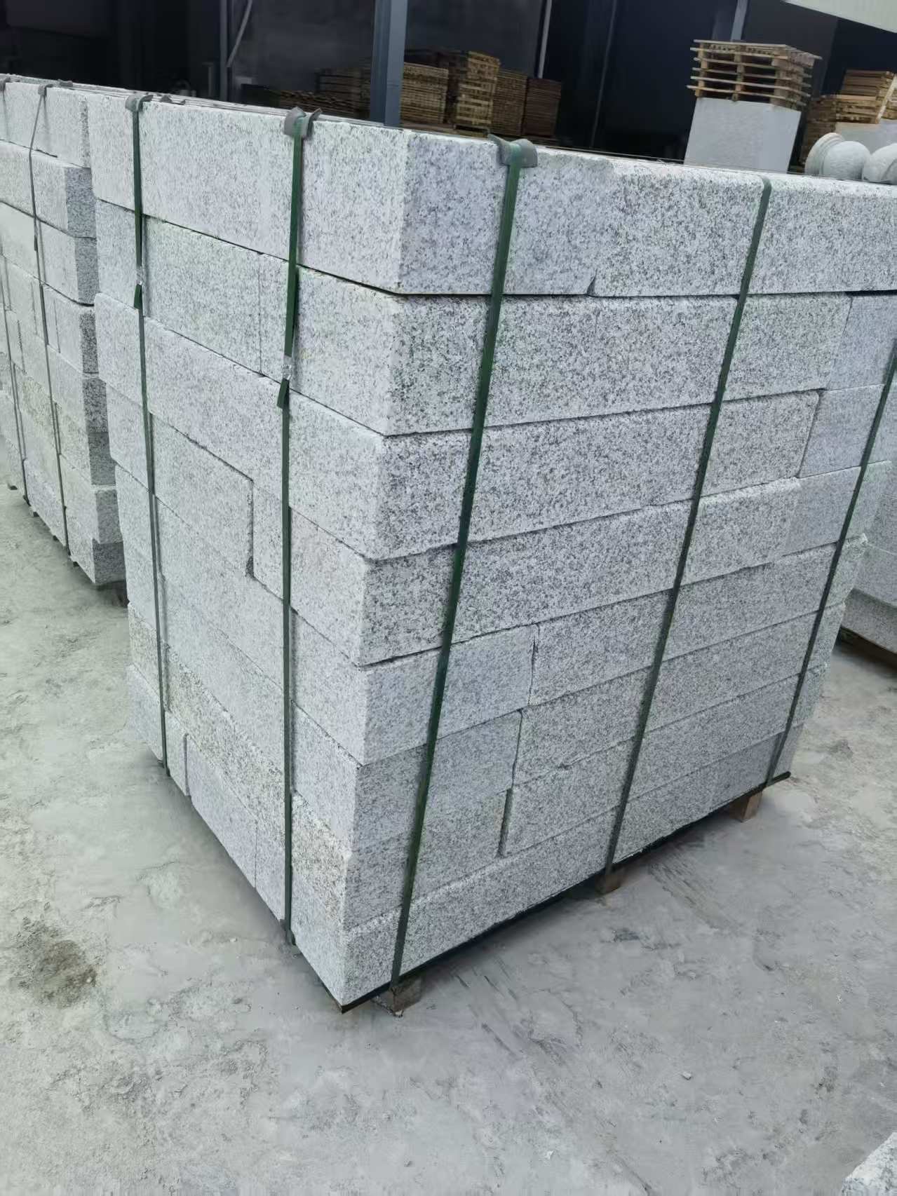 银川 芙蓉白火烧两面路沿石